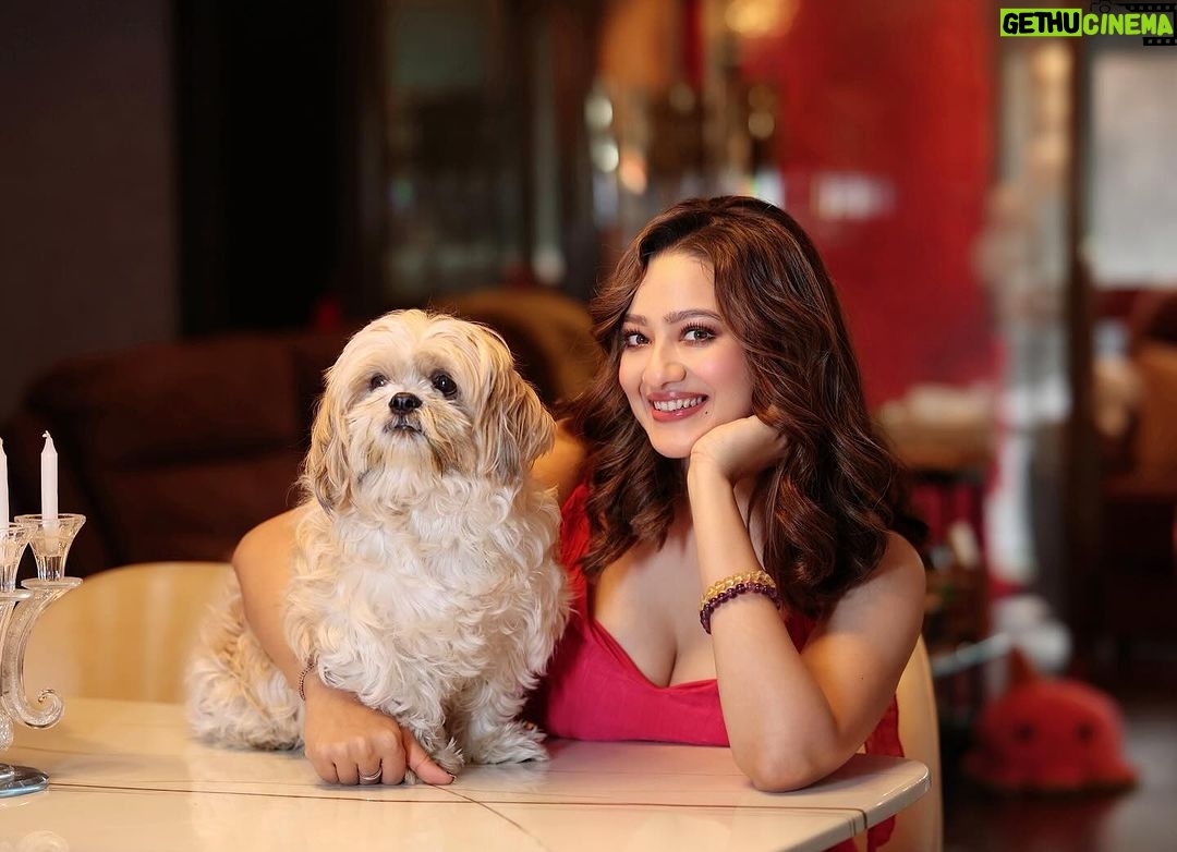 Madalsa Sharma Instagram - I woof you❤️🐶🐾 #mummaandkiki @madalsa_petstories . . . . #petsofinstagram #kiki #madalsasharma #kavya #petlovers #picoftheday #postoftheday #instadaily #instapic #instagood #instamood #mood #love #actorslife