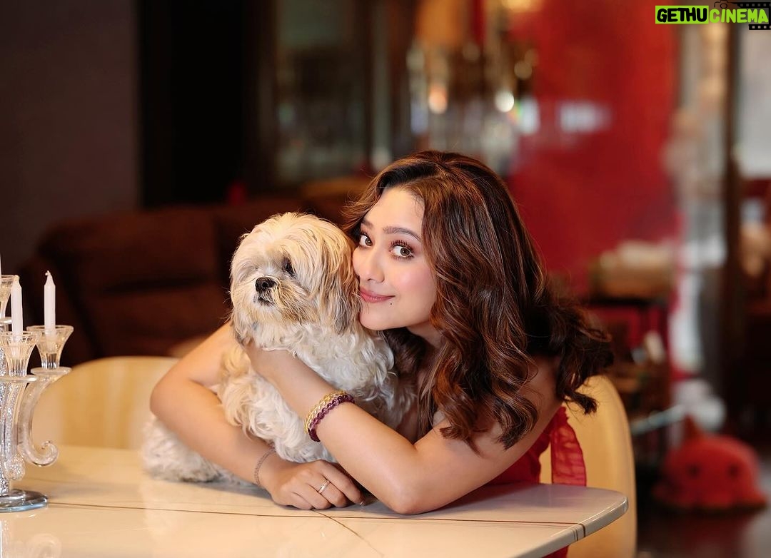 Madalsa Sharma Instagram - I woof you❤️🐶🐾 #mummaandkiki @madalsa_petstories . . . . #petsofinstagram #kiki #madalsasharma #kavya #petlovers #picoftheday #postoftheday #instadaily #instapic #instagood #instamood #mood #love #actorslife