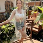Madalsa Sharma Instagram - Living life like it’s golden✨ . . . . #reels #reelsinstagram #madalsasharma #kavya #videooftheday #instadaily #instavideo #instagood #instamood #mood #trending #trendingreels #reelitfeelit #reelkarofeelkaro #reeloftheday #reelit #love #actorslife