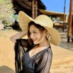 Madalsa Sharma Instagram - Beach date anyone?🏖️☀️🍹👒 Didn’t know you could click like this 📸😉 @ajay_1208 . . . . #valentines #week #madalsasharma #kavya #beach #beachlife #islandgirl #tropical #picoftheday #postoftheday #instadaily #instapic #instagood #instamood #mood #love #actorslife