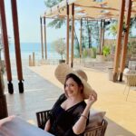 Madalsa Sharma Instagram - Beach date anyone?🏖️☀️🍹👒 Didn’t know you could click like this 📸😉 @ajay_1208 . . . . #valentines #week #madalsasharma #kavya #beach #beachlife #islandgirl #tropical #picoftheday #postoftheday #instadaily #instapic #instagood #instamood #mood #love #actorslife