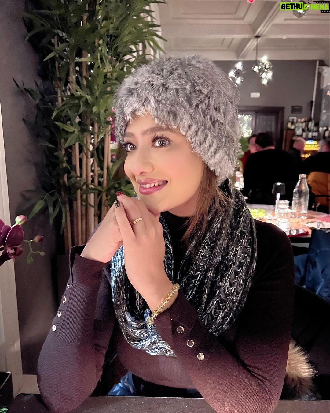 Madalsa Sharma Instagram - It’s cold in some corner of the world🤍🧤🥶❄️ . . . . #scandinavian #reykjavik #madalsasharma #kavya #picoftheday #postoftheday #instadaily #instapic #instagood #instamood #mood #love #actorslife Reykjavik, Iceland