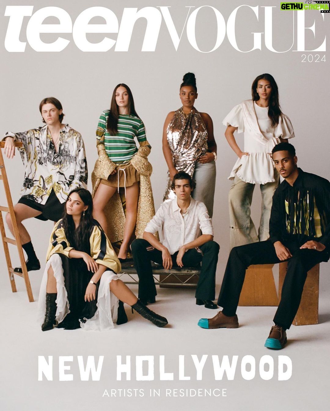 Maddie Ziegler Instagram - sweetest day with this talented group ! thank you @teenvogue 💛🌼✨ photographer - @josefinasantos stylist - @ian__mcrae hair - @hairbycandicebirns makeup - @miriamnmakeup manicurist - @rachel.messick writer - @aiyanaish eic - @versharma executive editor -@danikwateng art & design director - @emilyzirimis senior culture editor - @claire_ifying talent director - @eugeneshevertalov pr - @imprintpr