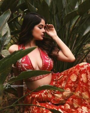 Madhumita Sarcar Instagram - ❤️
.
.
Lehenga @sujatam_premium_weaves 
MUA @baban.islam.54