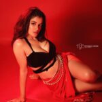 Madhumita Sarcar Instagram - @madhumita_sarcar @horeayan 👗 @baban.islam.54 💄 @bhumii.makeup 💇‍♀️ @surjaphotography @momentsy_photography Camera Canon R5 Lens Canon 70-200 2.8 #VibeWithCanon #CANwithCanon #TathagataGhoshPhotography @canonindia_official