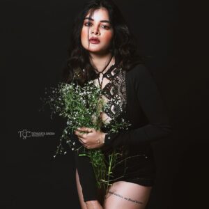 Madhumita Sarcar Instagram - ⚫️⬛️▪️🔲♣️♠️🖤 Wearing @horeayan MUA @baban.islam.54 Hair @bhumii.makeup