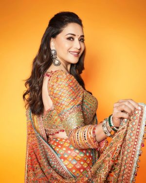 Madhuri Dixit Instagram - Channelling the energy of the sun ✨☀️ 

#dancedeewane #monday #mondaymotivation #photooftheday #photoshoot #shootdiaries