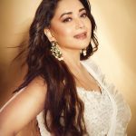 Madhuri Dixit Instagram - Own the monochrome ✨🤍 #friday #fridayvibes #photooftheday #photoshoot #dancedeewane #white #monochromeoutfit