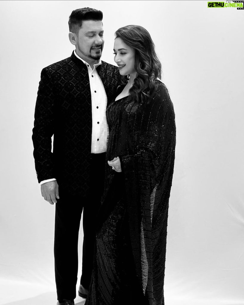 Madhuri Dixit Instagram - About last night, love was in the air. Congrats to Anant and Radhika! ❤️ Outfit: @twamev.official Shoes: @kavithofficial Styled by: @rochelledsa & @anishagandhi3 Styling Assistant: @_kashishjainnn