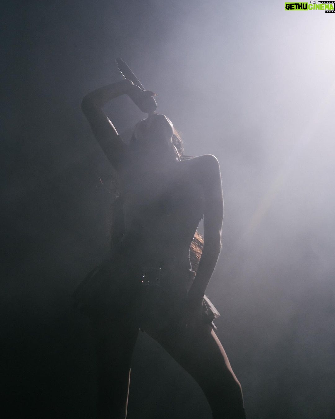Madison Beer Instagram - amsterdam……. 🤍 last night was something out of my wildest dreams - thank you so much for an unforgettable and surreal sold out show. i don’t even know what to say. thank you will never be enough. i love you so… so much. :’) AFAS Live Amsterdam
