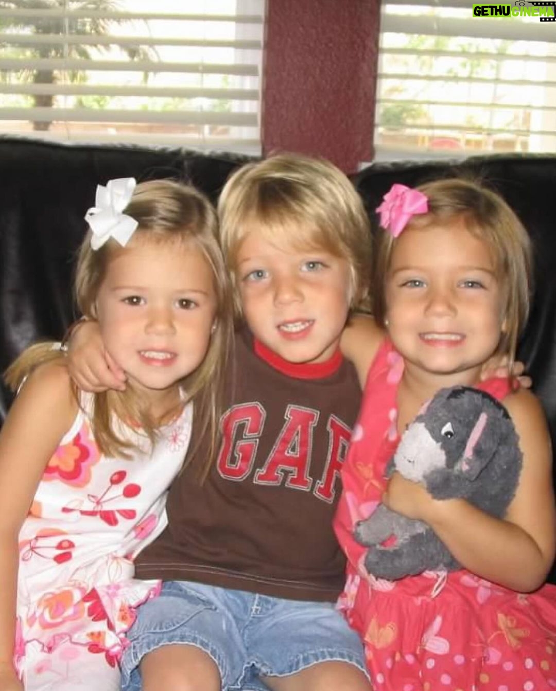 Madison Lewis Instagram - 21!!! πΎππ½ happy birthday us!!! ππ©΅π©·