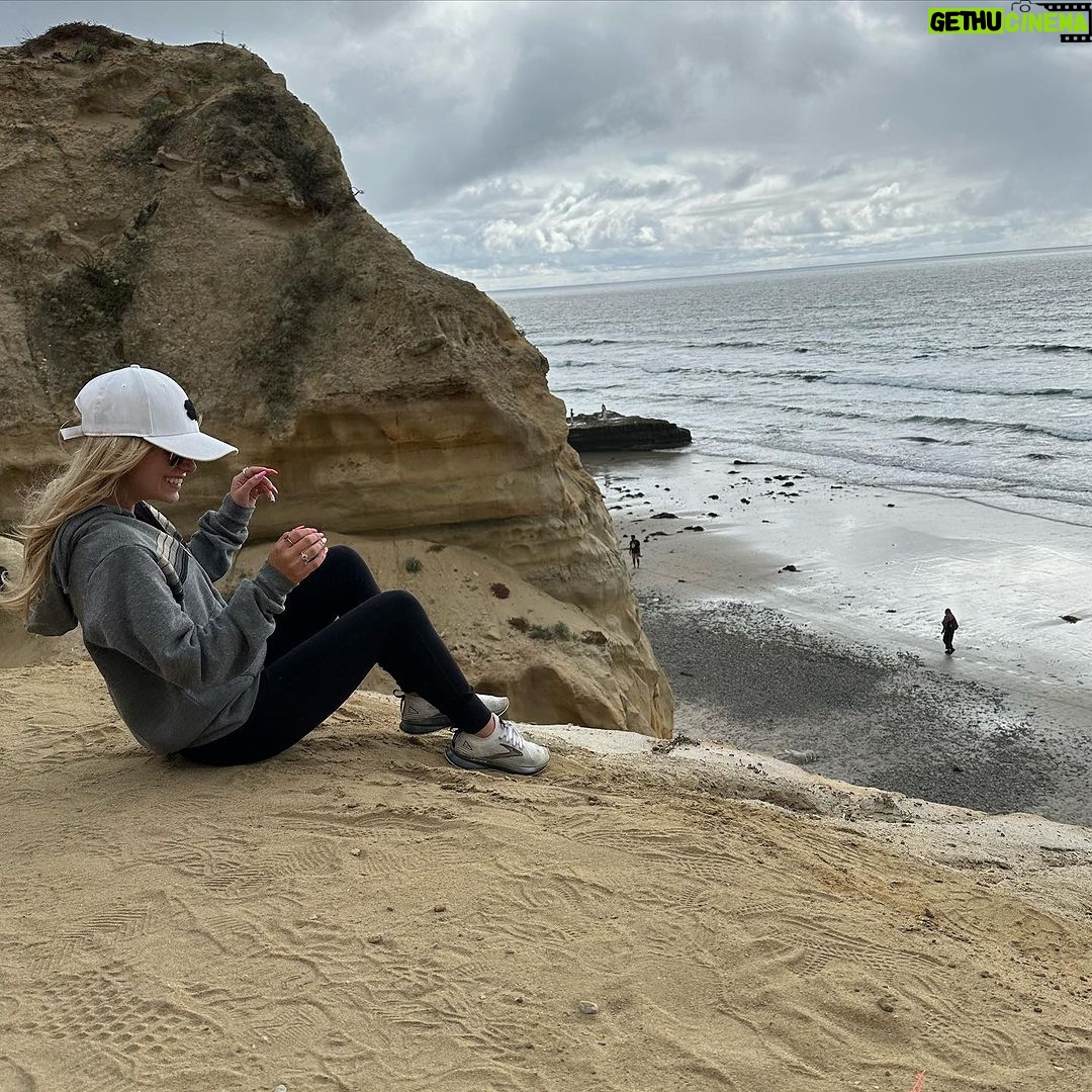 Madisyn Shipman Instagram - I often feel that my life, much like my shows, will end on a cliffhanger - @realmikejudge Torrey Pines State Beach Hiking