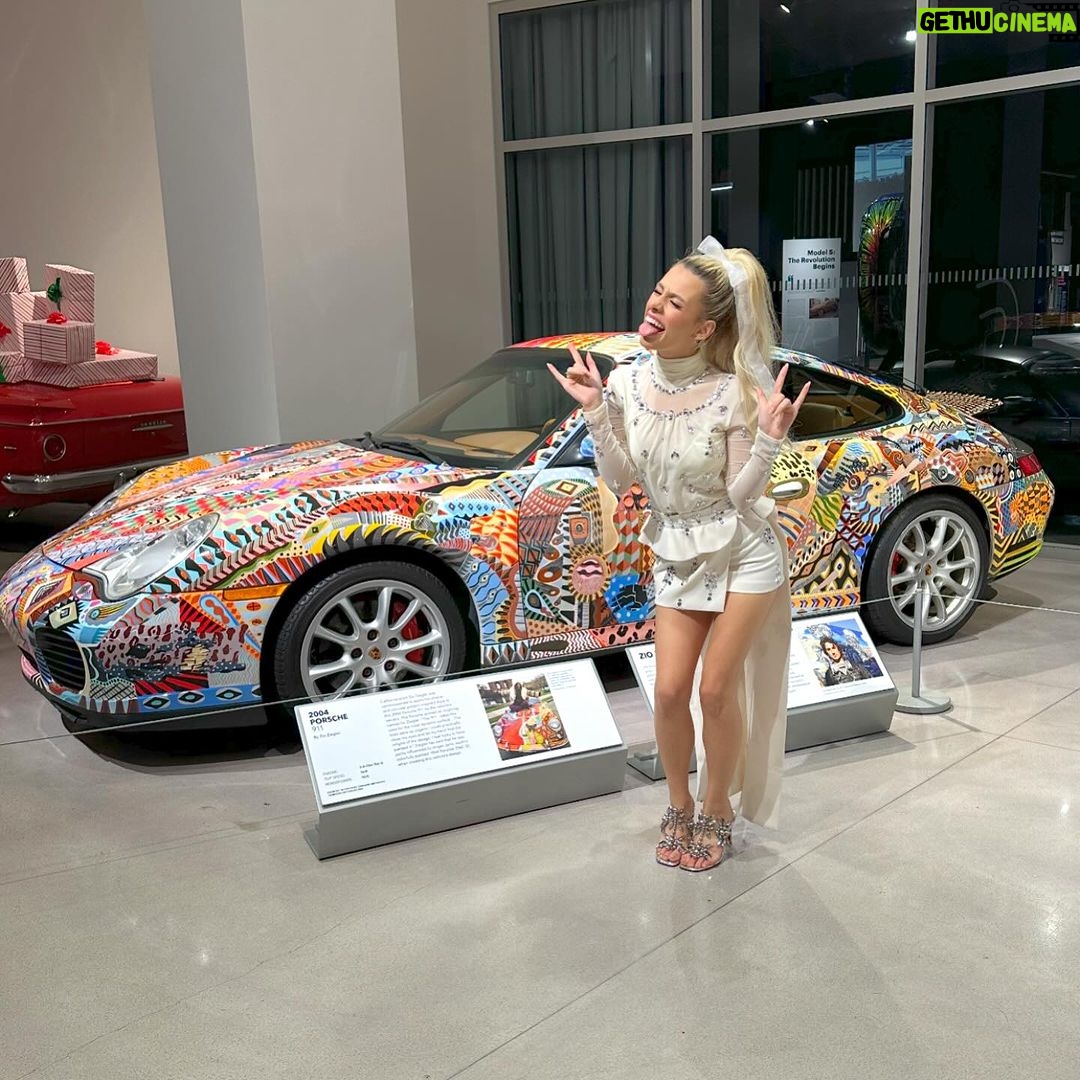 Madisyn Shipman Instagram - 🎁 Petersen Automotive Museum