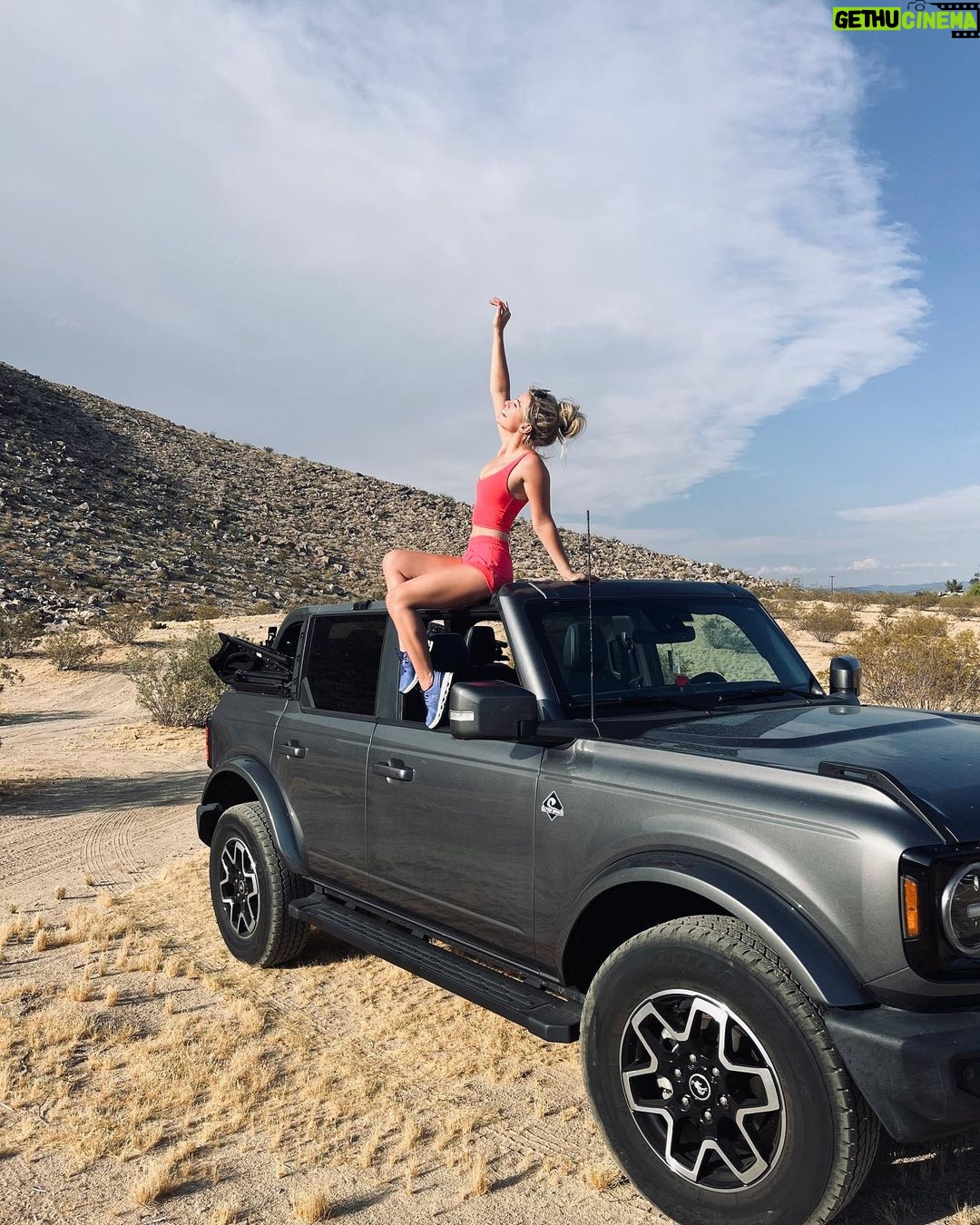 Madisyn Shipman Instagram - Much needed vacay! Spent it thinking about hot dads - after all it is Father’s Day weekend ;) go check out I like your dad if you haven’t done so yet! Joshua Tree National Park