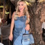 Madisyn Shipman Instagram – Blue Jean baby 💋

If you haven’t listened to I Like Your Dad make sure to do so! It’s out on @spotify @applemusic @youtube