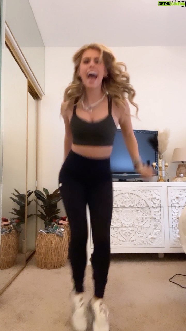 Madisyn Shipman Instagram - Am I right?!