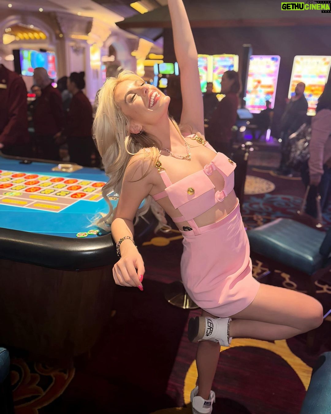 Madisyn Shipman Instagram - Winner winner, chicken dinner! I started with $50 and cashed out at $100. My work here is done 🥇