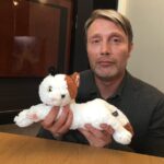 Mads Mikkelsen Instagram - 🐈 Happy #InternationalCatDay. 🧙‍♂️