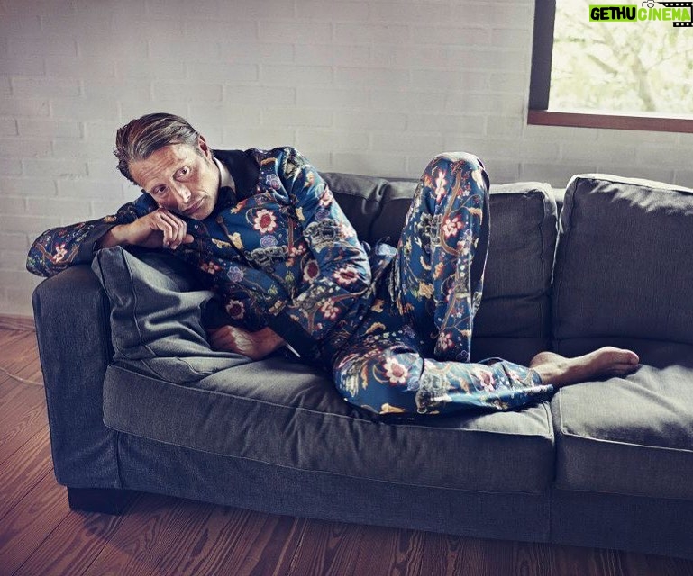 Mads Mikkelsen Instagram - 🛋 #MondayMotivation: Mood.