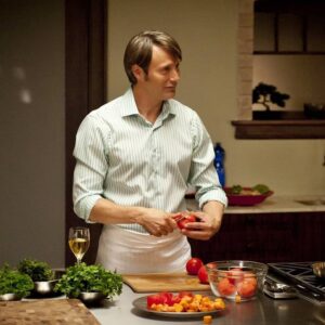 Mads Mikkelsen Instagram - 🍷🔪🍅 #WineWednesday: Home cooking with a glass of whites. Carefully picked by @0101JE. #MadsWednesday #Specialmads #TeamMads #TheOfficialMads