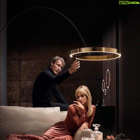 Mads Mikkelsen Instagram - [Advertisement] Purism & extravagance in perfect balance. Mito largo not only underscores your sense of extraordinary aesthetics, it can also be precisely adjusted to your individual situation. Discover the expressive arc luminaire of the iconic Mito series: www.occhio.de/mitolargo.