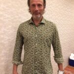 Mads Mikkelsen Instagram - #MadsInJapan: Day 2 💚@hollycontokyo #tokyo #japan #theofficialmads