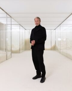 Mads Mikkelsen Instagram - #zegnafw23 @zegnaofficial @alessandrosartoriofficial