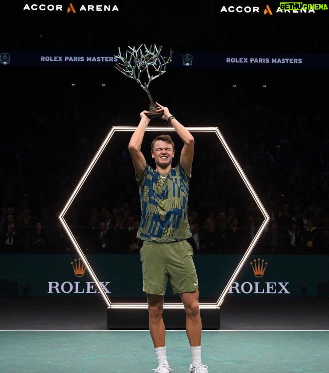Mads Mikkelsen Instagram - Wasn’t sure I ever wanted to watch tennis again after Federer retired I’ve changed my mind AMAZING HOLGER CONGRATULATION 🤘🏆