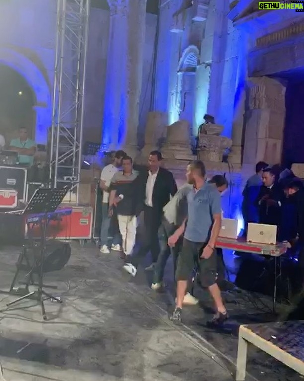 Maged ElMasry Instagram - من اجمل لحظات حياتي وقت تكريمي في بلدي الثاني الاردن الشقيق .. تحياتي من القلب لهذا الشعب العظيم #الاردن #الاردن_عمان_اربد_الازرق_الكرك_الرمثا_البتراء_عجلون_السلطنة_الكويت_خليجي_اردني #الأردن_اليوم