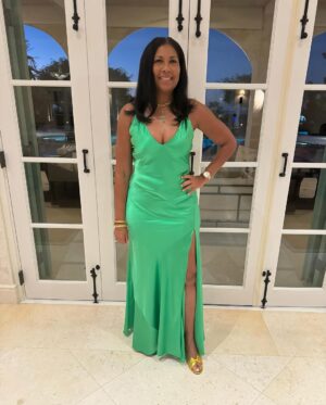 Magic Johnson Instagram - My wife Cookie looks so good in her birthday attire! 😍🔥 We’ve had an amazing time celebrating her today in Turks and Caicos with live music, dancing, food, great company, and a live firework show finale. And of course, I bought her some of her favorite purses for her birthday gifts! I always love seeing her beautiful smile, especially on her special day.