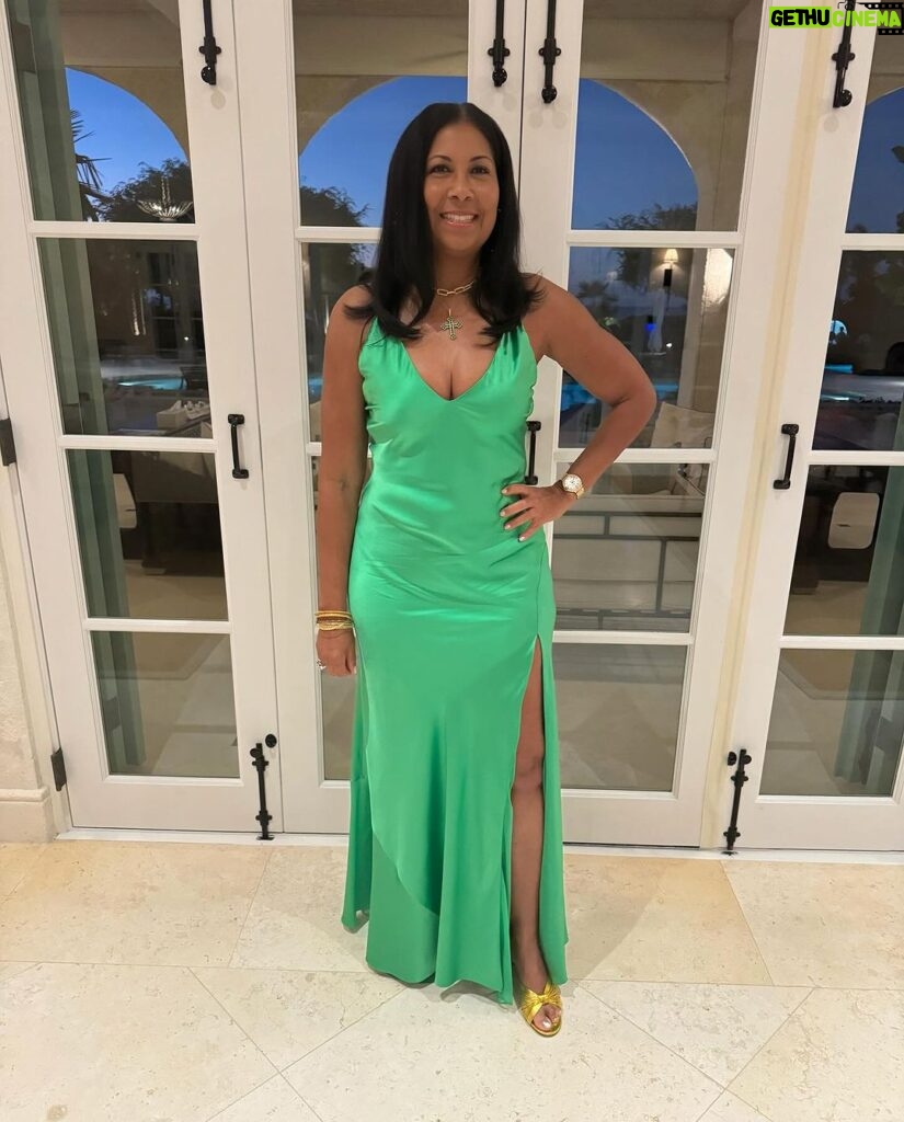Magic Johnson Instagram - My wife Cookie looks so good in her birthday attire! 😍🔥 We’ve had an amazing time celebrating her today in Turks and Caicos with live music, dancing, food, great company, and a live firework show finale. And of course, I bought her some of her favorite purses for her birthday gifts! I always love seeing her beautiful smile, especially on her special day.