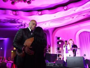 Magic Johnson Instagram - To our great friends Angela Bassett and Courtney B. Vance, thank you for hosting last night’s gala and bringing the fun and laughs like always. It wouldn’t have been a party without an epic performance from the legendary 7-time Grammy Award winning artist and the empress of soul Gladys Knight! 

To all of our family, friends, and business partners, thank you for supporting us at this special event and writing checks for a great cause. Sam and LaTanya Jackson, thank you for your contribution and appearance. John and Vicki Palmer, Josh and Marjorie Harris, Judge Greg Mathis and Linda Mathis, Kyle and Brittany Bell, Lakers, Dodgers, LAFC, Mike Triplett and Cigna, Equitrust, JLC, SodexoMagic, Grant Tani Barash & Altman, H.Wood media, and Canyon Partners; We are humbled by the turnout. This is the most successful Ball to End AIDS and the most money raised in the history of the event!

📸: Getty Images