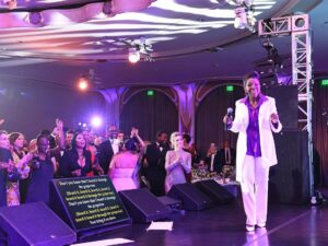 Magic Johnson Instagram - To our great friends Angela Bassett and Courtney B. Vance, thank you for hosting last night’s gala and bringing the fun and laughs like always. It wouldn’t have been a party without an epic performance from the legendary 7-time Grammy Award winning artist and the empress of soul Gladys Knight! 

To all of our family, friends, and business partners, thank you for supporting us at this special event and writing checks for a great cause. Sam and LaTanya Jackson, thank you for your contribution and appearance. John and Vicki Palmer, Josh and Marjorie Harris, Judge Greg Mathis and Linda Mathis, Kyle and Brittany Bell, Lakers, Dodgers, LAFC, Mike Triplett and Cigna, Equitrust, JLC, SodexoMagic, Grant Tani Barash & Altman, H.Wood media, and Canyon Partners; We are humbled by the turnout. This is the most successful Ball to End AIDS and the most money raised in the history of the event!

📸: Getty Images