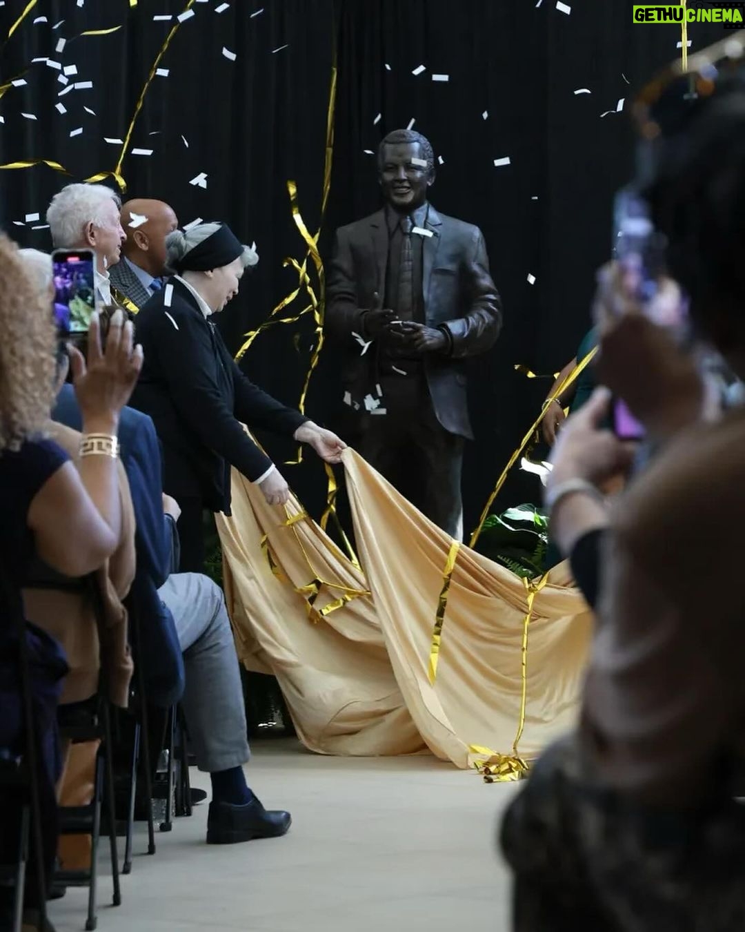 Magic Johnson Instagram - I am so excited that my good friend and legend, Dr. Norman C. Francis has been honored for his incredible contributions to society and Black History with an unveiling of his new statue at Xavier University of Louisiana, where he served as President for nearly half a century! Dr. Francis has touched millions of lives through his commitment to civil rights, education access and economic development. He has left a lasting impact not only on the university and city of New Orleans, but the entire nation. This truly is a fitting tribute during Black History Month! ππ½