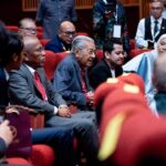 Mahathir Mohamad Instagram - Hujung minggu lalu saya hadir Forum Usahawan Bumiputera, ‘Membina Daya Tahan Ekonomi Bumiputera dan Cabaran Masa Hadapan anjuran SAHOCA Entrepreneur Association (SEA) di Putrajaya. Dalam forum beberapa perkara disentuh, antaranya kepentingan nilai seperti berdisiplin, konsisten dalam apa jua perusahaan yang diusahakan dibincang. Dalam perniagaan sudah tentu ada cabaran namun kita perlu cekal dan tidak mudah kecewa, serta sabar. Ada kalangan kita jadikan berniaga hanya sebagai tempat persinggahan sementara dapat kerja tetap, selepas itu tinggal perniagaan untuk kerja makan gaji. Sebaliknya jika konsisten, ia akan menghasilkan keuntungan lumayan dan pendapatan bertambah berbanding kerja makan gaji. Sekarang inipun perniagaan tidak semestinya ada kedai pamerkan barang niaga. Kita boleh manfaatkan teknologi melalui platform e-commerce sedia ada seperti Tiktok, Shopee, Lazada dan berbagai-bagai lagi, bezanya kita perlu lebih kreatif dan ke hadapan. Kalau barang itu bagus dan menarik ramai, pastinya orang akan cari dan laris dijual. Satu perkara lagi yang saya tekankan ialah berkenaan hutang. Ramai orang Melayu bila nak berniaga dia pinjam. Lepas pinjam cukup payah nak bayar balik hutang. Ini beri satu tanggapan buruk terhadap orang Melayu. Disebabkan itu pemberi pinjaman akan rasa tidak senang untuk beri hutang dan orang lain yang akan jadi mangsa. Inilah punca ramai peniaga lain cukup susah dapat kelulusan pinjaman kerana rekod buruk orang lain. Sebaliknya jika hutang dibayar, ia akan lebih mudah dapat bantuan tambahan kerana punyai rekod yang baik. Dalam berniaga, kita perlu bina rangkaian, macam mana orang hendak kenal perniagaan kita jika orang tidak kenal langsung dengan peniaga atau pemilik. Kalau kita berniaga di luar negara umpamanya, hadirlah forum, buatlah lawatan dan melalui itu kita akan jumpa dengan peniaga-peniaga lain yang sesuai dengan perniagaan kita. Maka berkembanglah dan dikenalilah jenis perniagaan kita itu. Yayasan Kepimpinan Perdana Putrajaya