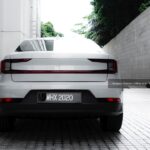 Mahathir Mohamad Instagram - Pagi tadi DRB-Hicom telah perkenalkan sebuah kereta elektrik ‘Polestar 2’ kepada saya. Ini adalah sebuah kereta yang diusahakan oleh Geely, rakan usahasama PROTON. Saya difahamkan yang dengan sekali cas ianya boleh capai sehingga 400KM. Sekali cas mencukupi untuk guna kereta ini seperti biasa. Bagi cas semula pula hanya perlu kurang dari 2 jam untuk dapat 100% bekalan penuh. Jika cas gunakan kuasa elektrik di rumah, ianya mengambil masa selama kurang lebih 7 jam. Tetapi sekarang ini tidak susah kerana sudah terdapat lebih 1000 stesyen di seluruh negara, tidak timbul masalah untuk mengecas kenderaan di mana sahaja. Di kebanyakan negara Kerajaan memberi insentif kepada pembeli kereta letrik. Saya dapati di masa hadapan kenderaan sebegini menjadi pilihan kerana kurang pencemaran. Namun kita perlu ingat walaupun kereta tidak cemarkan udara, bekalan elektrik yang datang dari stesyen janakuasa juga mencemarkan udara. Kereta elektrik belum sampai lagi ke tahap bebas pencemaran udara. Akhirnya mungkin kita terpaksa guna kereta hidrogen, itupun terdapat juga masalah lain yang perlu diuji dan diselesaikan. Sementara itu, untuk bersihkan iklim dalam bandar, kereta eletrik masih menjadi pilihan. Pada pandangan saya dari segi rekabentuk, kereta ini amat canggih. Kereta ini tiada tempat simpan enjin yang besar, sebaliknya ia dijadikan tempat penyimpan barang. Ciri-ciri rekabentuk dalaman juga kemas dan futuristik, di mana segala kawalan dan tetapan boleh dibuat dengan sentuhan ’tablet’. Sudah tidak ada lagi suis atau tombol di dashboard seperti kereta biasa. Saya harap pihak PROTON dapat majukan projek sebegini supaya satu masa nanti PROTON juga dapat keluarkan kereta elektrik tersendiri. Malaysia