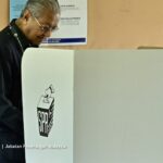 Mahathir Mohamad Instagram - Alhamdulillah, saya dan Hasmah selesai membuang undi di Sekolah Kebangsaan Titi Gajah, Alor Setar pagi tadi. Kami mengundi bagi kawasan parlimen Kuala Kedah. #PRU15
