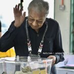 Mahathir Mohamad Instagram - Alhamdulillah, saya dan Hasmah selesai membuang undi di Sekolah Kebangsaan Titi Gajah, Alor Setar pagi tadi. Kami mengundi bagi kawasan parlimen Kuala Kedah. #PRU15