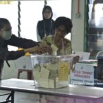 Mahathir Mohamad Instagram - Alhamdulillah, saya dan Hasmah selesai membuang undi di Sekolah Kebangsaan Titi Gajah, Alor Setar pagi tadi. Kami mengundi bagi kawasan parlimen Kuala Kedah. #PRU15