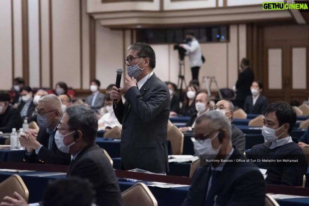 Mahathir Mohamad Instagram - I have been participating in the Nikkei Conference since its initial forum in 1995. Last year, the Nikkei Conference was held online. Today, two years after the COVID-19 pandemic restrictions, it has been a pleasure to have participated in a physical dialogue session in Tokyo, again. I would like to thank the organisers of the Conference and the moderator of the session, Ryosuke Harada. I look forward to another Nikkei conference next year.