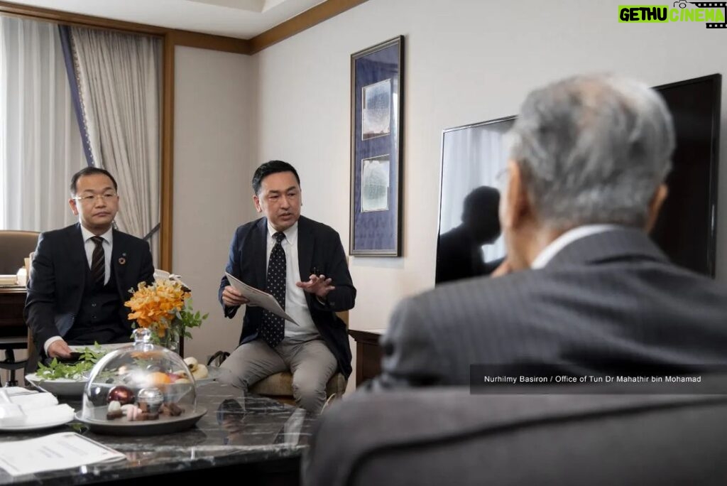 Mahathir Mohamad Instagram - I received representatives of Toyo University, including Chancellor Shinji Fukukawa today. Toyo University is one of the oldest universities in Japan and was founded some 135 years ago. Toyo University established the Asia PPP Institute to promote public-private partnership (PPP) for economic and infrastructure development in the Asian region, including in Malaysia. I have served as an honorary advisor to the Institute since its establishment in 2017. Imperial Hotel / 帝国ホテル（Tokyo・Osaka・Kamikochi）