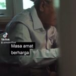 Mahathir Mohamad Instagram - Masa tidak menunggu kita.