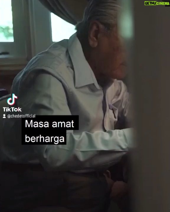 Mahathir Mohamad Instagram - Masa tidak menunggu kita.