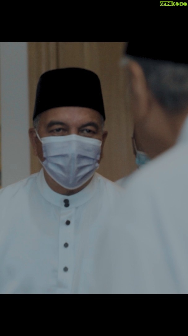 Mahathir Mohamad Instagram - Raya, raya juga, SOP kena jaga.