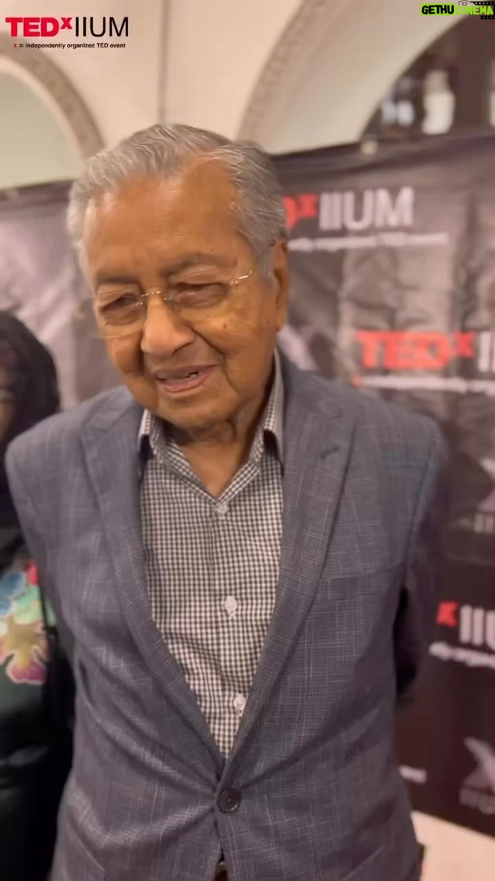 Mahathir Mohamad Instagram - YABhg. Tun Dr. Mahathir Mohamad, Malaysian visionary, leader, father of modernization, and former prime minister, was one of our TedxIIUM speakers. Thank you so much for sharing your thoughts on post-pandemic nation-building. Captured by @monir___ #tedxiium2022 #tedtalks #tedx