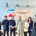 Mahathir Mohamad Instagram - 16 January 2023 - A visit from Tun Dr Mahathir to PS Food & Beverage and PS Poly Pack. Thank you 💙 @chedetofficial #OriginaMalaysia #Originahq #FresherandCooler #HilangDahagaManfaatBerganda #NewLookBetterTaste #PSFoodBeverage Ps Food & Beverage Sdn Bhd Shah Alam