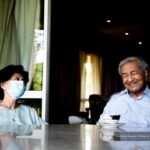 Mahathir Mohamad Instagram - Terima kasih atas doa, ucapan selamat, kiriman bunga dan kad ucapan dari orang ramai.