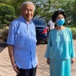 Mahathir Mohamad Instagram - Terima kasih atas doa, ucapan selamat, kiriman bunga dan kad ucapan dari orang ramai.