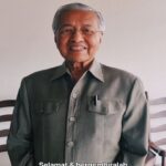 Mahathir Mohamad Instagram - Selamat Hari Bapa
