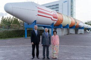 Mahathir Mohamad Instagram - I was invited to visit the Japan Aerospace Exploration Agency (JAXA) in Tsukuba, about 50km from Tokyo, recently.

The Japanese have been studying and experimenting space exploration for quite some time. Starting with small rockets, they have now  progressed and are participating in the manning of the International Space Station (ISS) together with Russians and Americans. 

They carried out experiments and send rockets into space on behalf of other countries. The UAE, for example, decided to explore space and commissioned JAXA to launch their rocket. 

The visit and exhibition was very interesting. It showcased space satellites that had been launched. Because it was full size, including the capsule where the astronauts live, you are able to physically imagine these astronauts’ living condition. 

The space station is quite big about 8 feet in diameter so they can walk about inside the space ship without suits because the climate inside is the same with that of earth.

But if they need to go out to do some maintenance work or something outside, they need to wear the space suit. 

The space suit of course has got provisions for supplying oxygen for them to breathe. 

I asked the President of JAXA, Dr Hiroshi Yamakawa and his team several questions. One of which is about the debris in outer space. Today there are about 50,000 debris in space which is actually orbiting the earth. I wanted to know whether it has any effect on our climate or not. There is no claim that it is affecting the climate.

Beyond that, I wanted to know how they can send a rocket into space and actually docks at the Space Station. Because the Space Station cannot be seen with the naked eye. Even with the telescope, it is difficult to see, but the space capsule carrying the astronauts can actually dock the ISS.